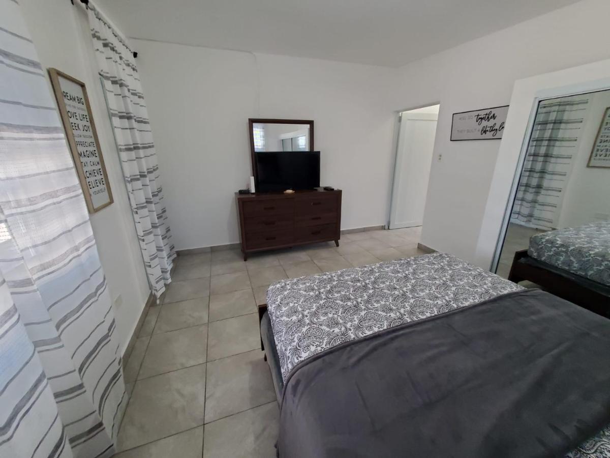Aguadilla Sunrise Apt With Ac Wifi 8 Minute Walk From Crashboat Beach מראה חיצוני תמונה