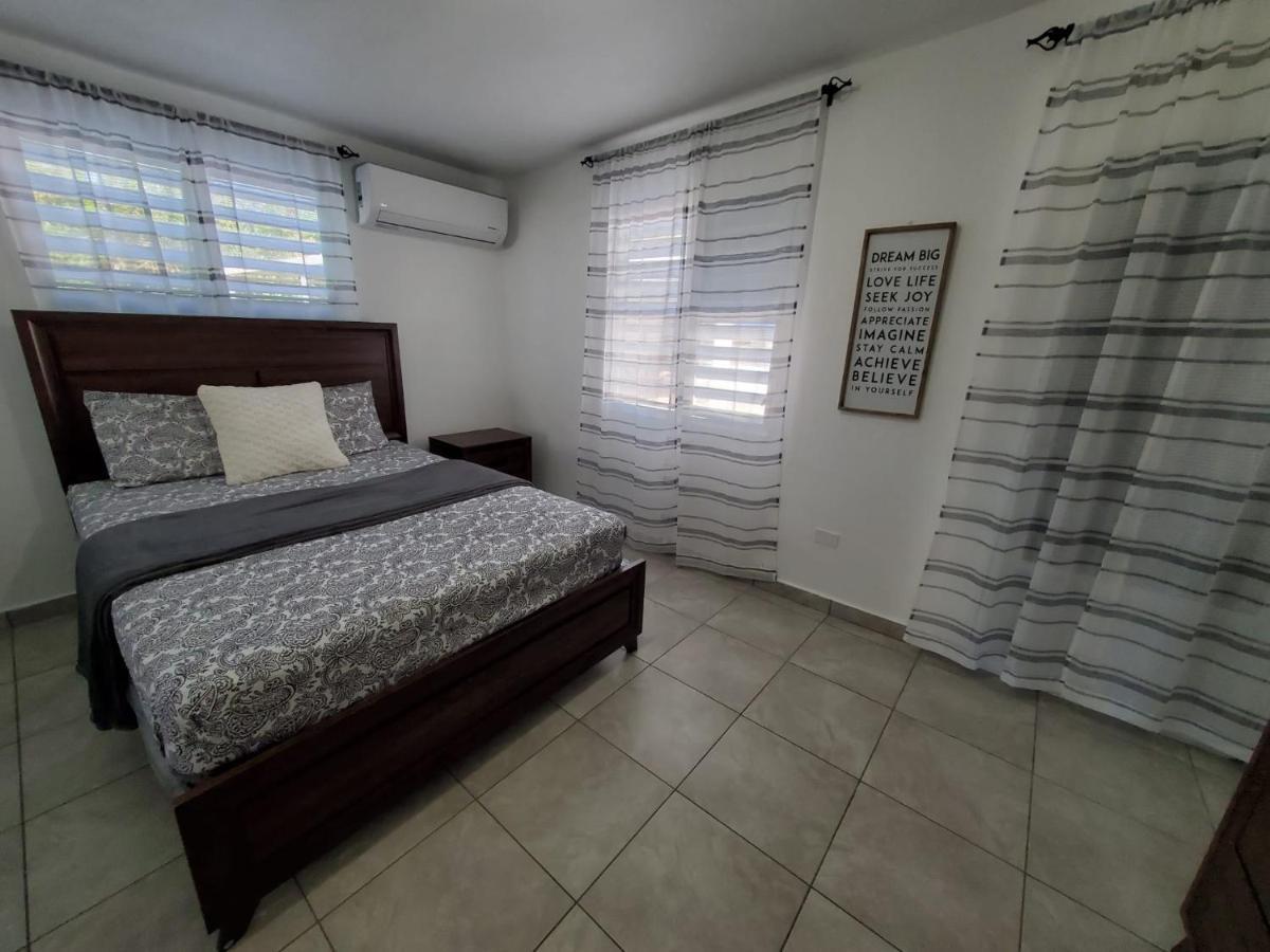 Aguadilla Sunrise Apt With Ac Wifi 8 Minute Walk From Crashboat Beach מראה חיצוני תמונה