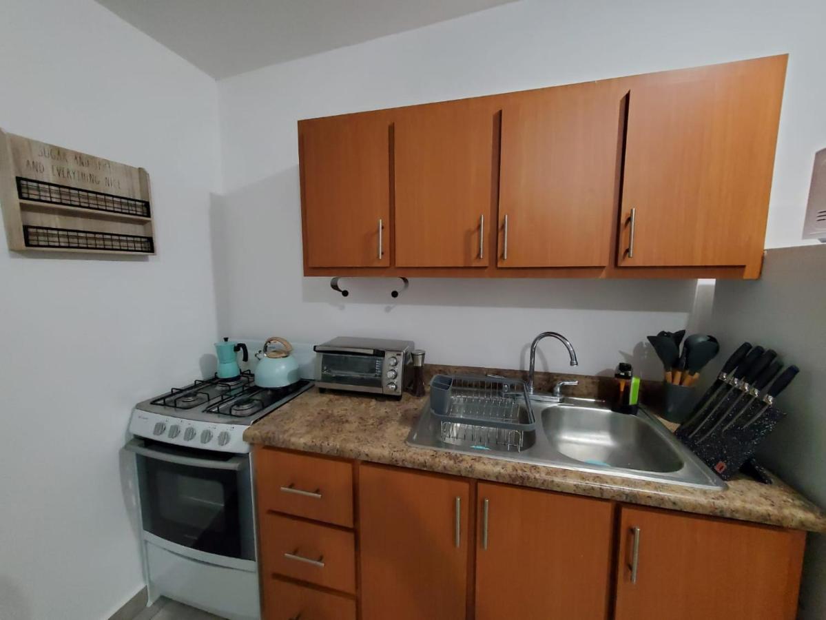 Aguadilla Sunrise Apt With Ac Wifi 8 Minute Walk From Crashboat Beach מראה חיצוני תמונה